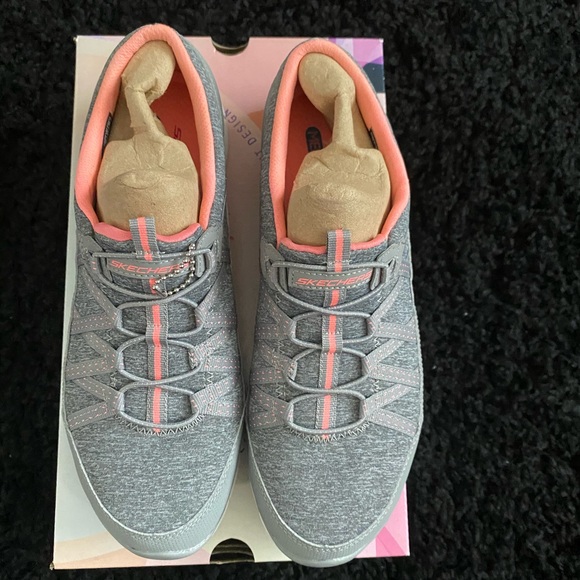 Sneakers - Picture 4 of 5